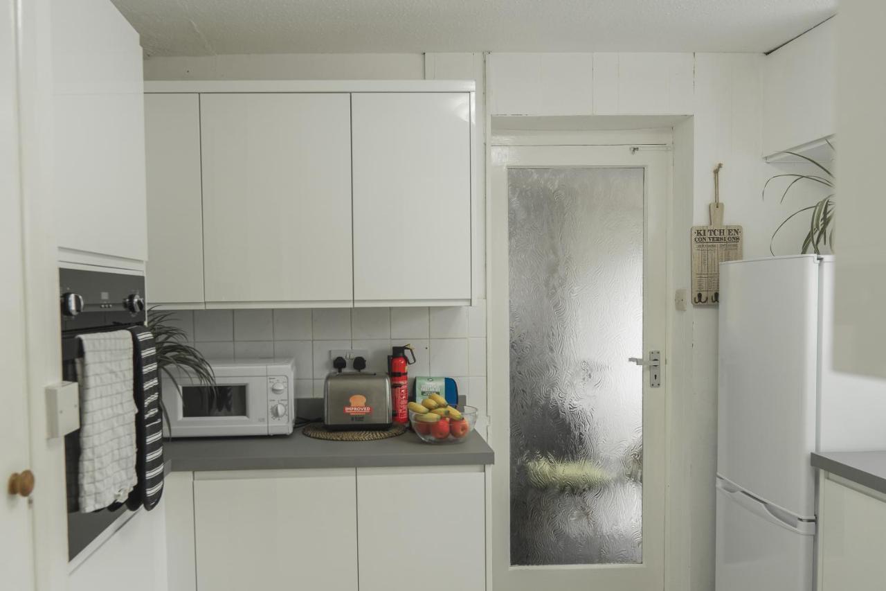 Idyllic 3-Bed House. 5-Min From Channel Tunnel Villa Folkestone Esterno foto