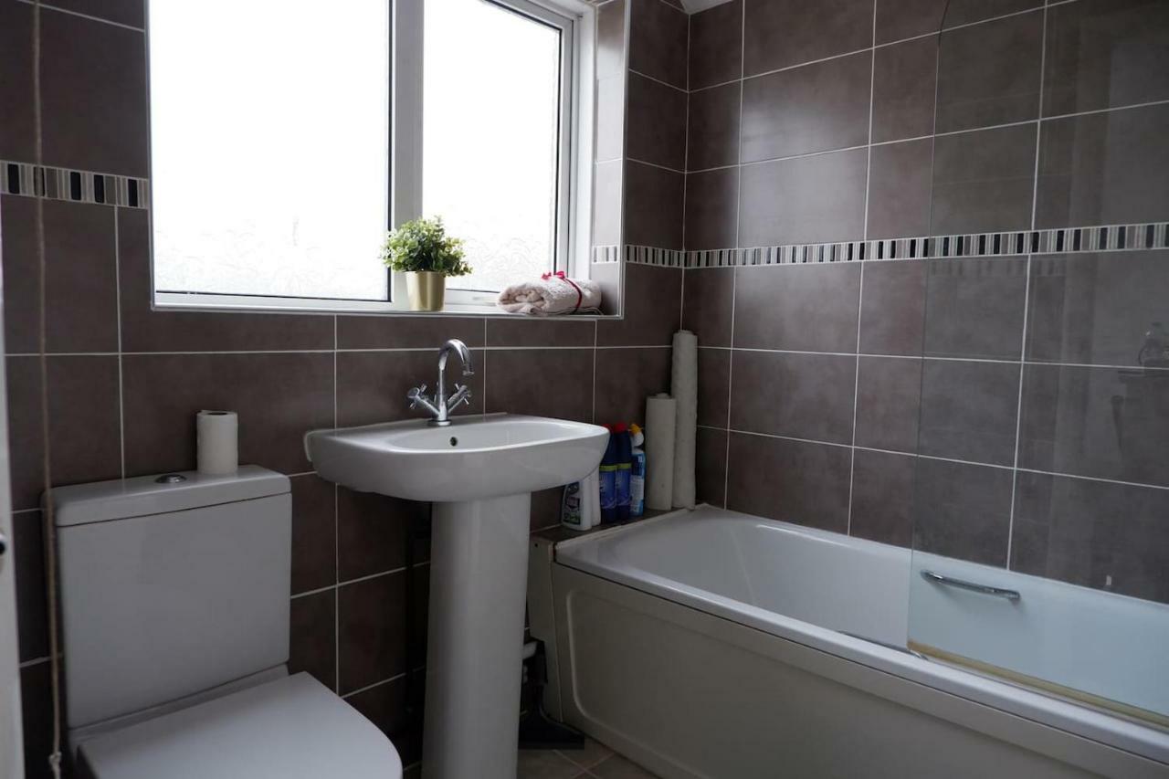 Idyllic 3-Bed House. 5-Min From Channel Tunnel Villa Folkestone Esterno foto
